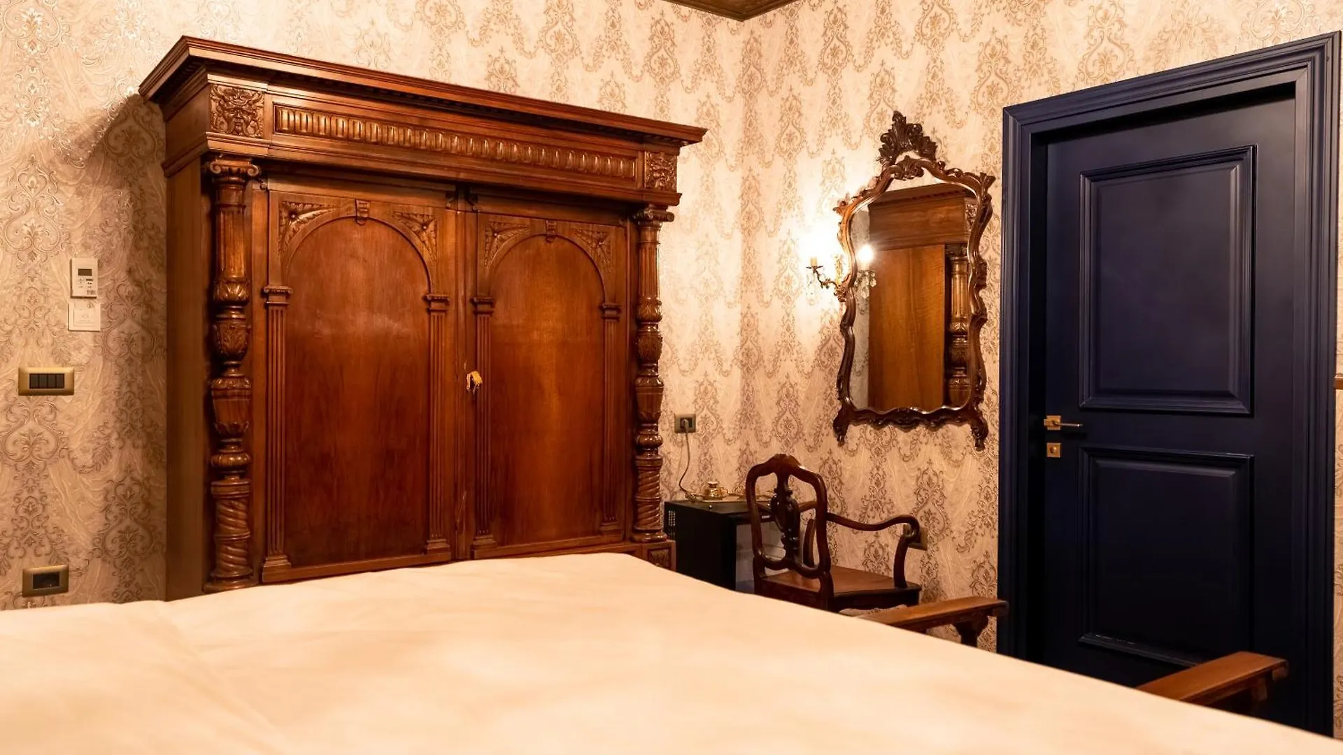 Castle Boutique Hotel Tirana