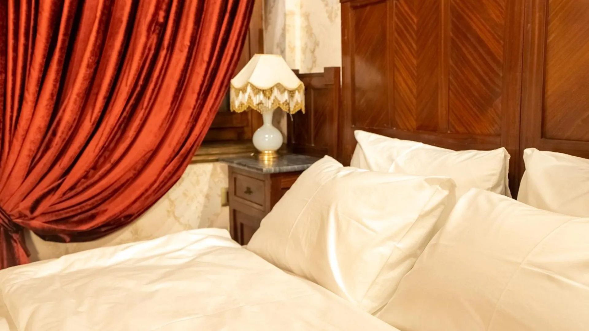 Castle Boutique Hotel Tirana