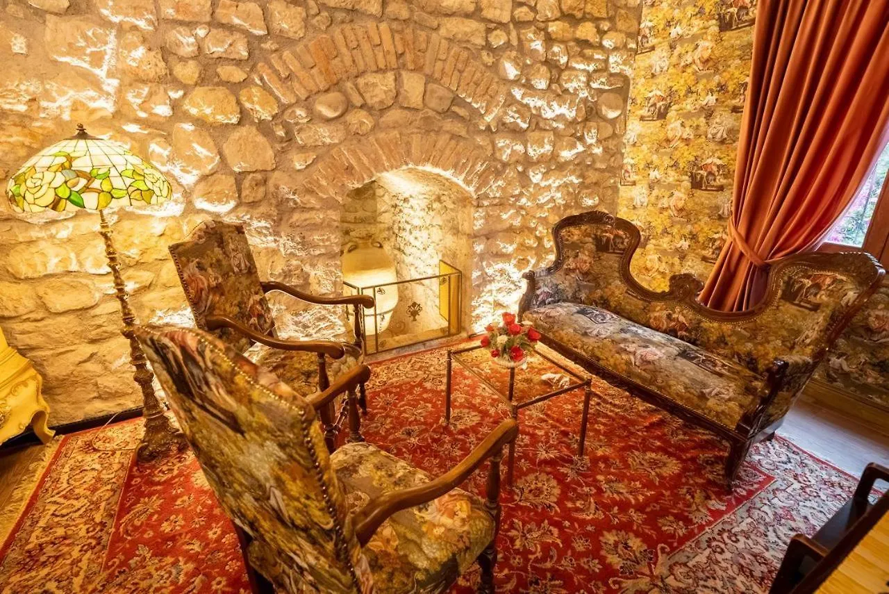 Castle Boutique Hotel Tirana 0*,