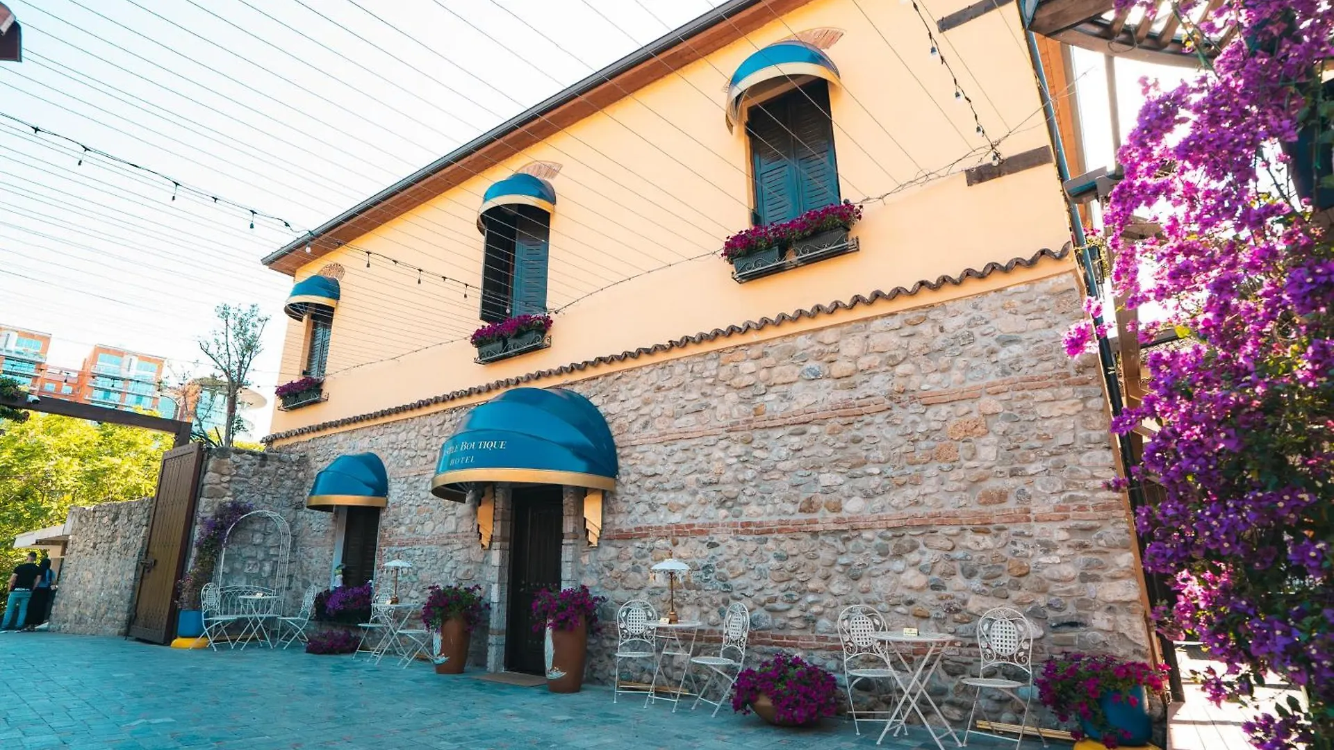Castle Boutique Hotel Tirana
